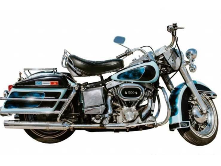 Harley di Elvis (web source) 10.8.2022 picenosera