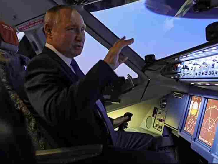 Putin dà istruzioni ai piloti